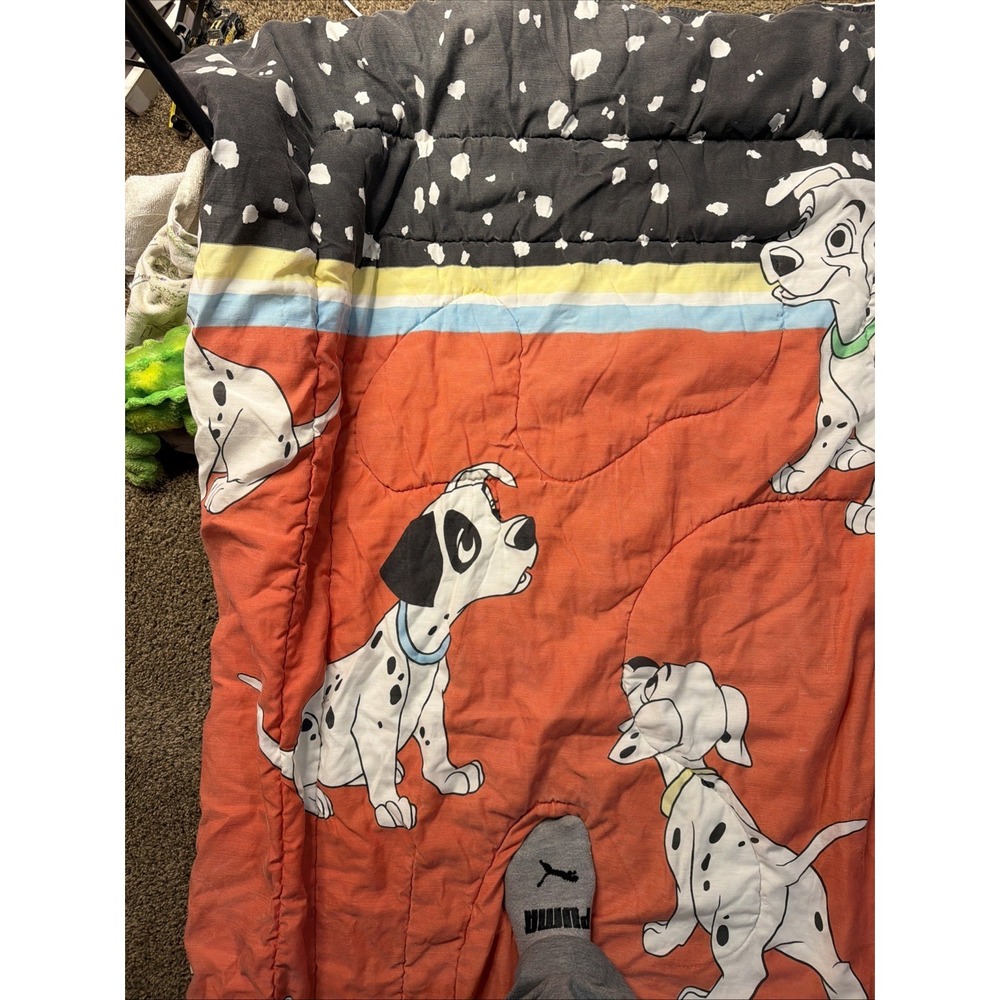 Vintage 1980s Walt Disney 101 Dalmatians Twin Size Comforter Blanket - 60" X 86" - Picture 3 of 6